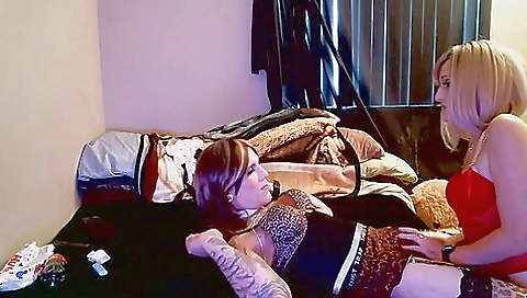 Blonde slutty lady wearing stockings and lingerie goes anal