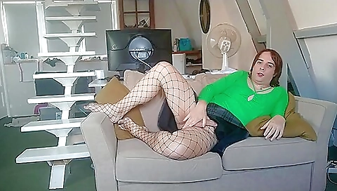 French redhead seduces a guy to make him her man of the night