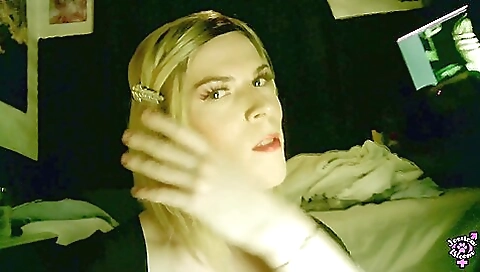 Amateur blonde is swallowing cum in her tight asshole