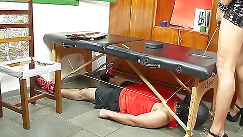 Shemale with tattooed lips and a big ass fucks guy